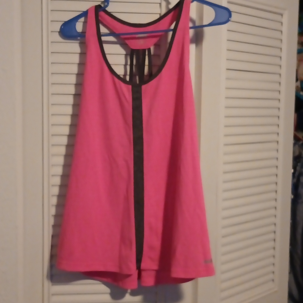 Athletic shirt
